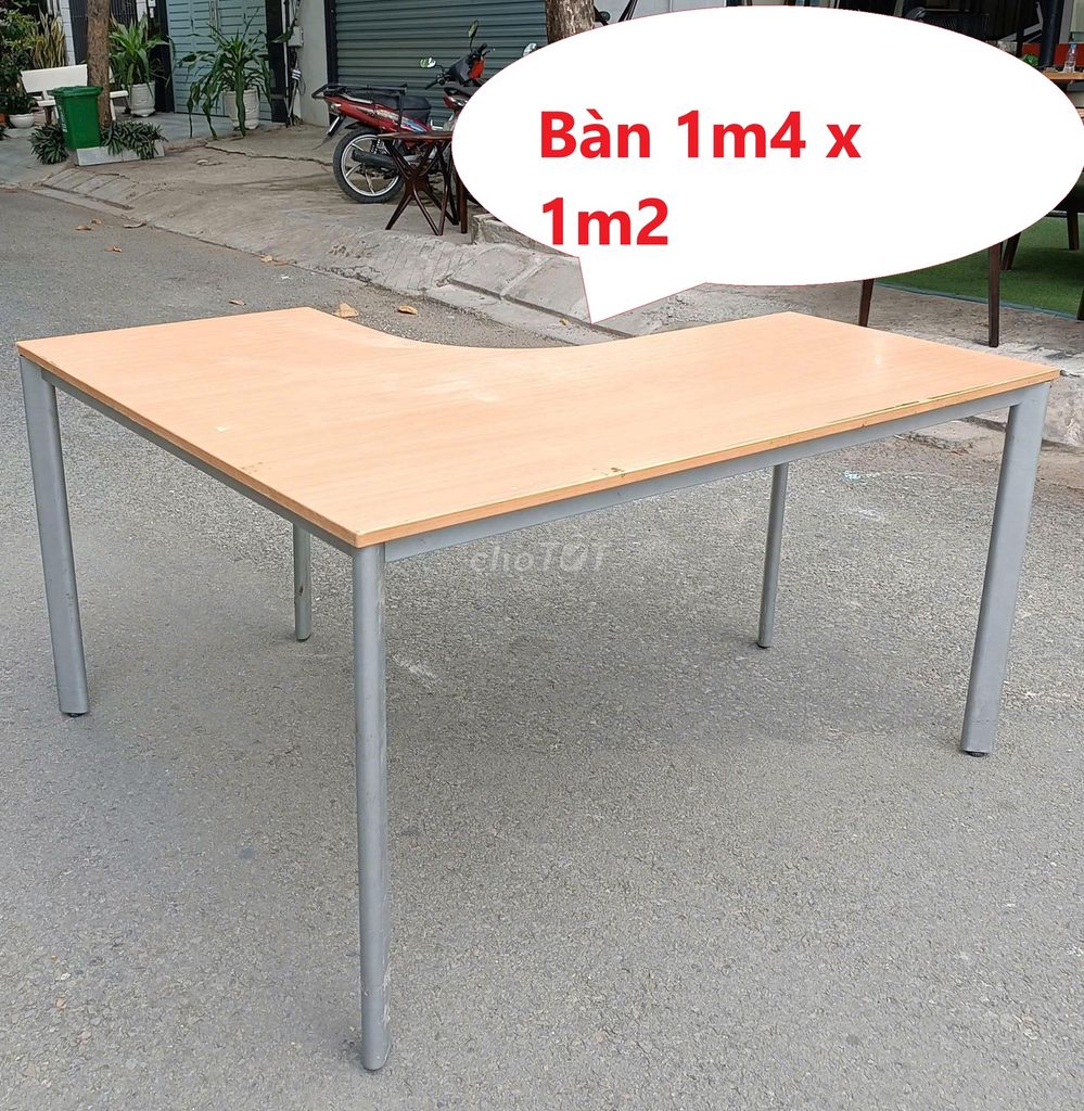 Bàn làm việc Gỗ MDF Sắt Vàng xám 1m4x1m2. Mua bán Đồ dùng văn phòng tại Thành phố Thủ Đức Tp Hồ Chí Minh được đăng bởi Thanh lý Nội thất giá sỉ hình 1