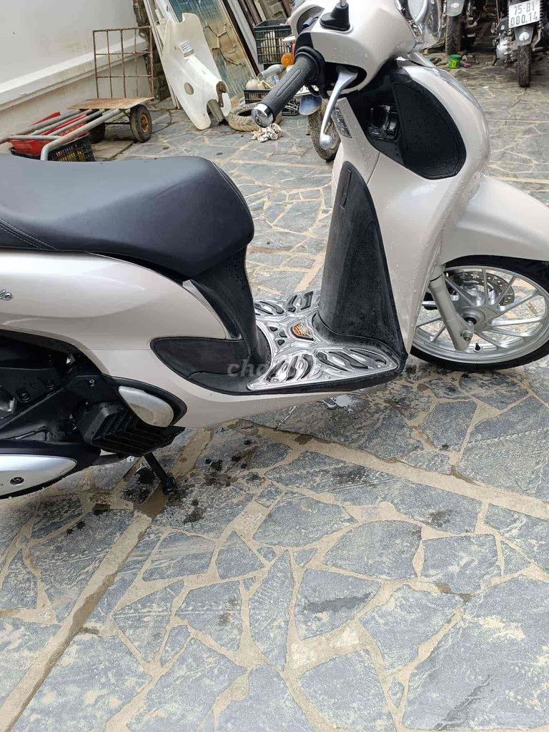 Xe SH mode Màu Kem 2021 mới 99%. Mua bán Xe máy tại Thành phố Huế Thừa Thiên Huế được đăng bởi Trần Văn Ty hình 6