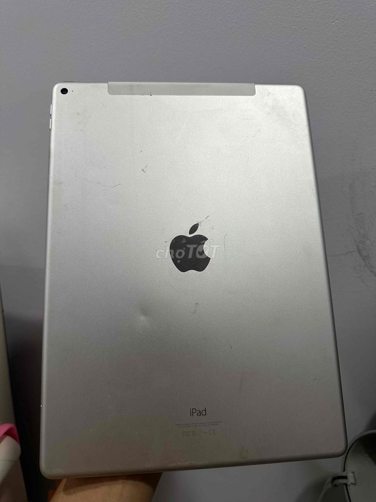 Bán Ipad Pro 12.9 Gen 1 128 + 4G pin 84 nứt kính