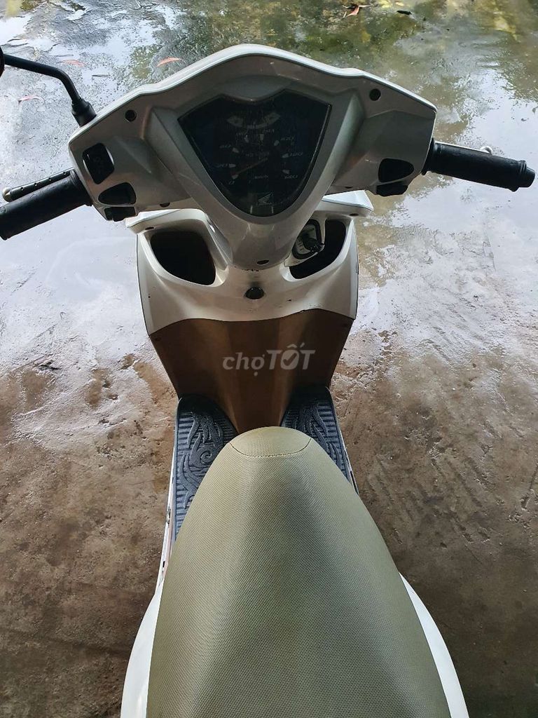 Vision 2014 trắng. Mua bán Xe máy tại Huyện Cần Giuộc Long An được đăng bởi Trần Phi hình 5