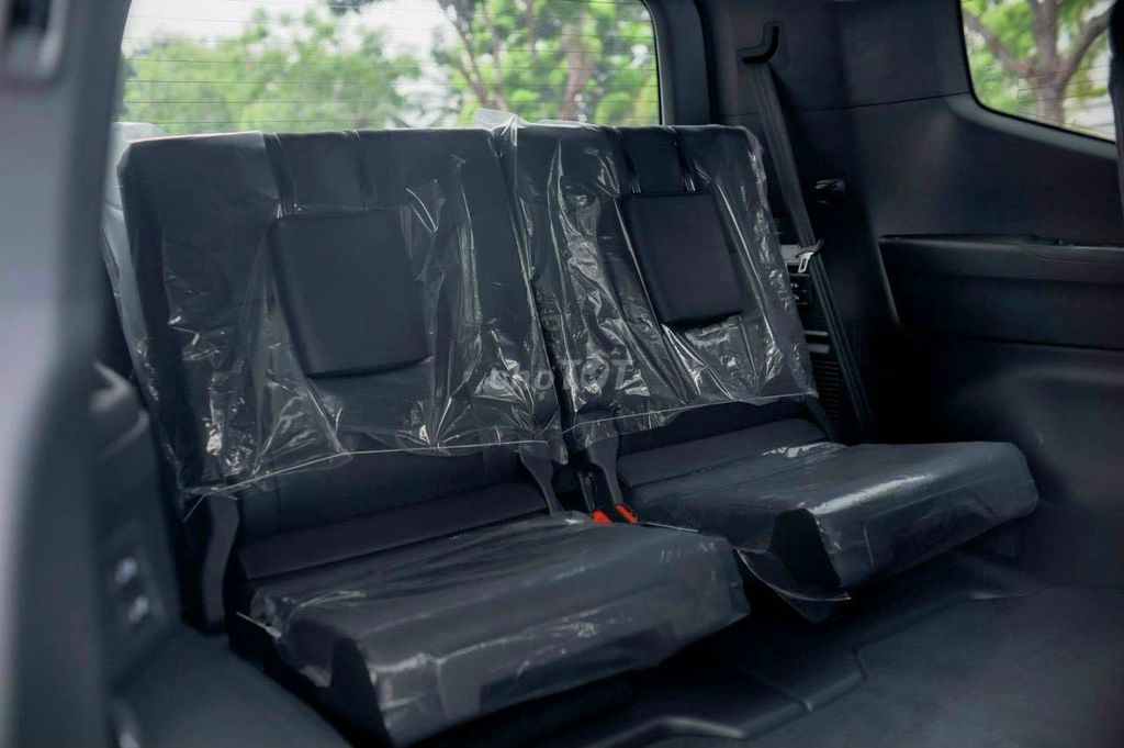 Toyota Land Cruiser LC300 - xe giao ngay và sớm. Mua bán Ô tô tại Quận 12 Tp Hồ Chí Minh được đăng bởi Hiếu Toyota Quận 12 hình 8