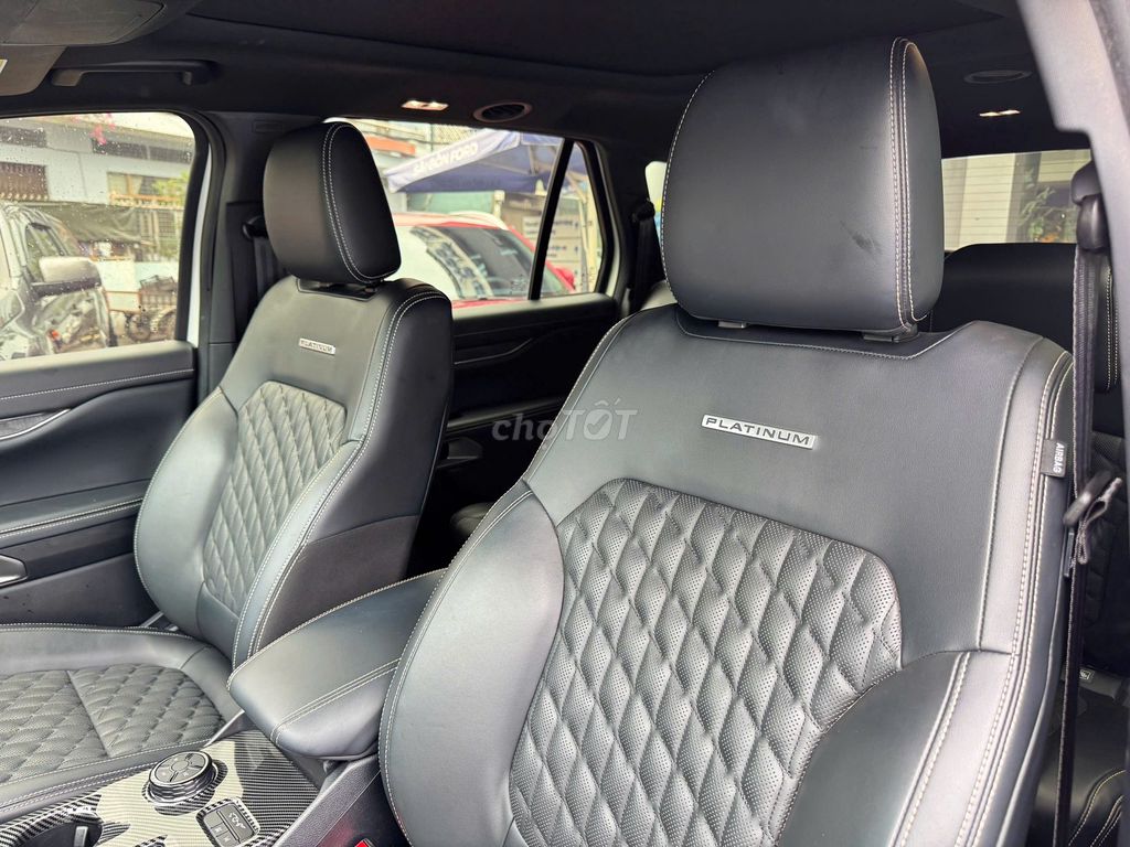 Ford Everest 2024 Platinum Trắng 26000 km. Mua bán Ô tô tại Quận 3 Tp Hồ Chí Minh được đăng bởi Duy Vỹ hình 11