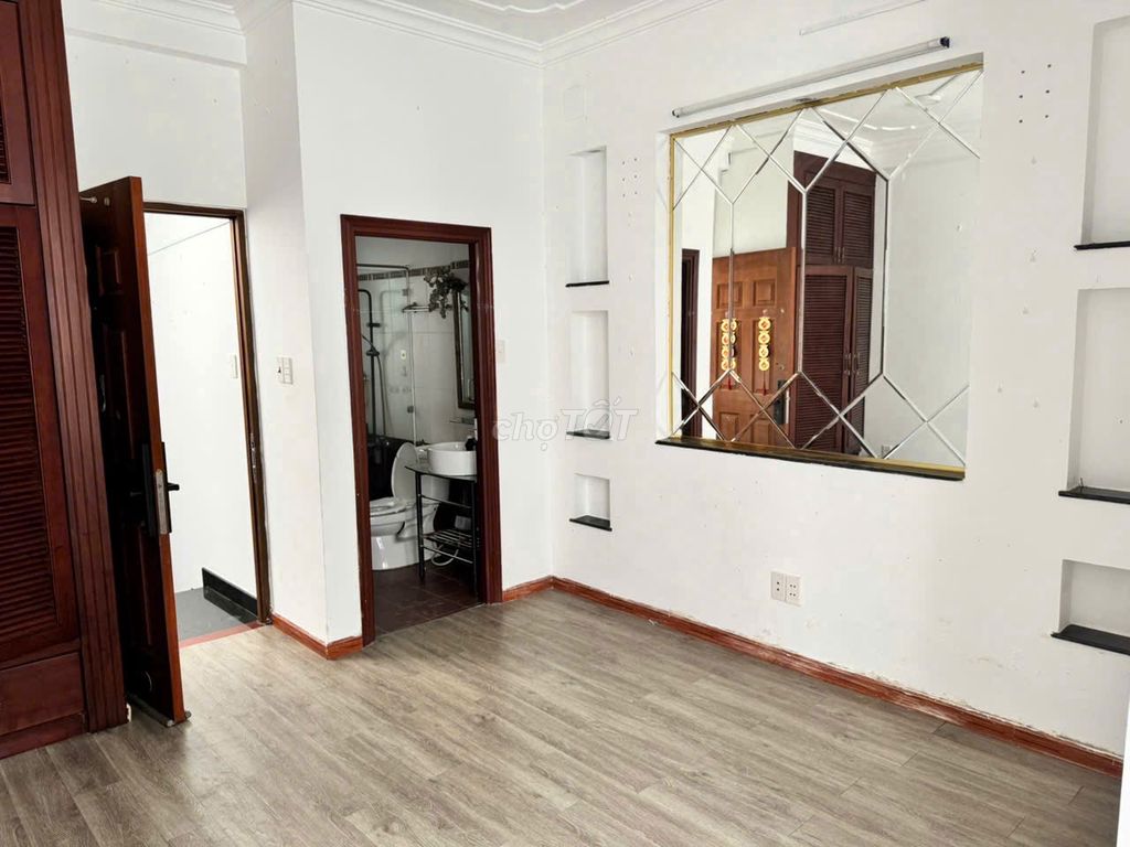 Аренда · 5 комн. · 40 м² · Quận Phú Nhuận, ул. Đường Hoa Thị
