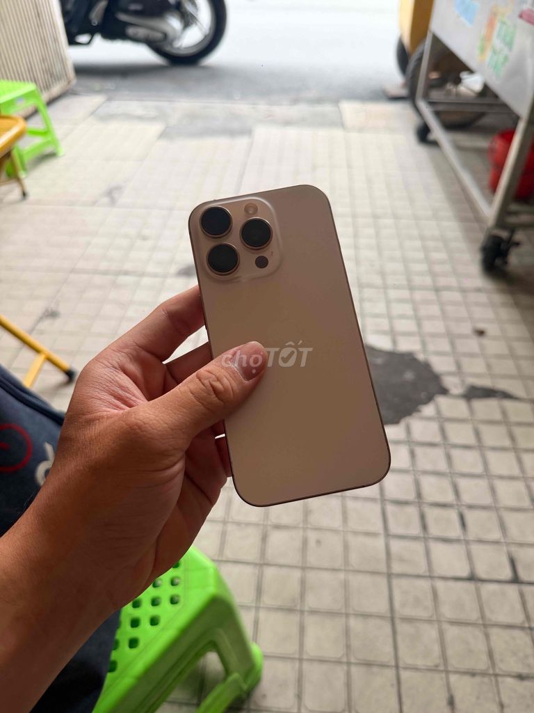 Apple iPhone 16 Pro 256GB Sa Mạc Đã sử dụng. Mua bán Điện thoại tại Quận 7 Tp Hồ Chí Minh được đăng bởi Lê Quang Minh hình 1