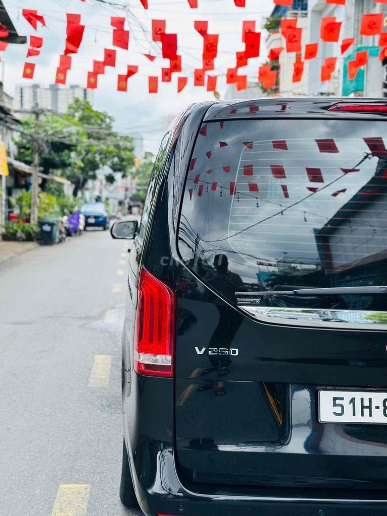 Mercedes Benz V Class 2020 V250 Luxury - 58000 km. Mua bán Ô tô tại Quận 8 Tp Hồ Chí Minh được đăng bởi Hồng Phúc hình 11