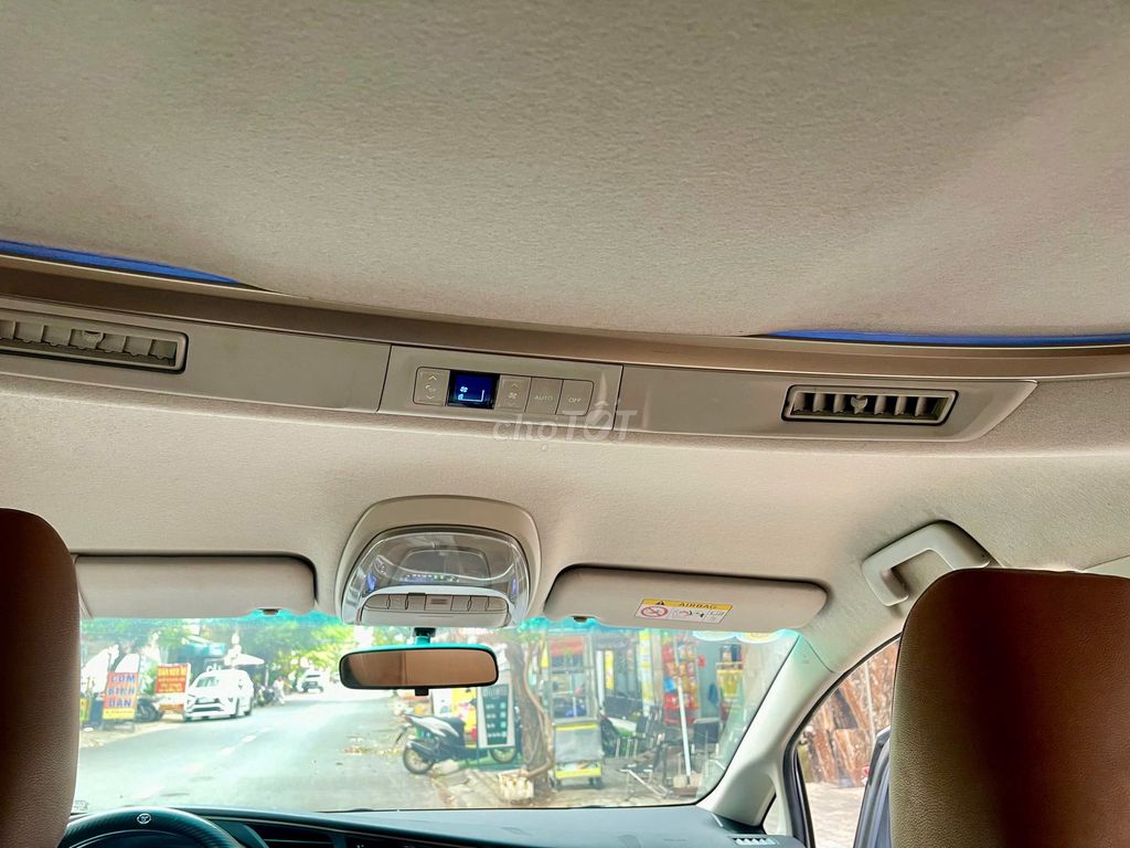 Toyota Innova 2017 2.0V cọp chỉ 55.000km full lsh. Mua bán Ô tô tại Quận 8 Tp Hồ Chí Minh được đăng bởi Trường Nguyễn Xe Sang hình 18