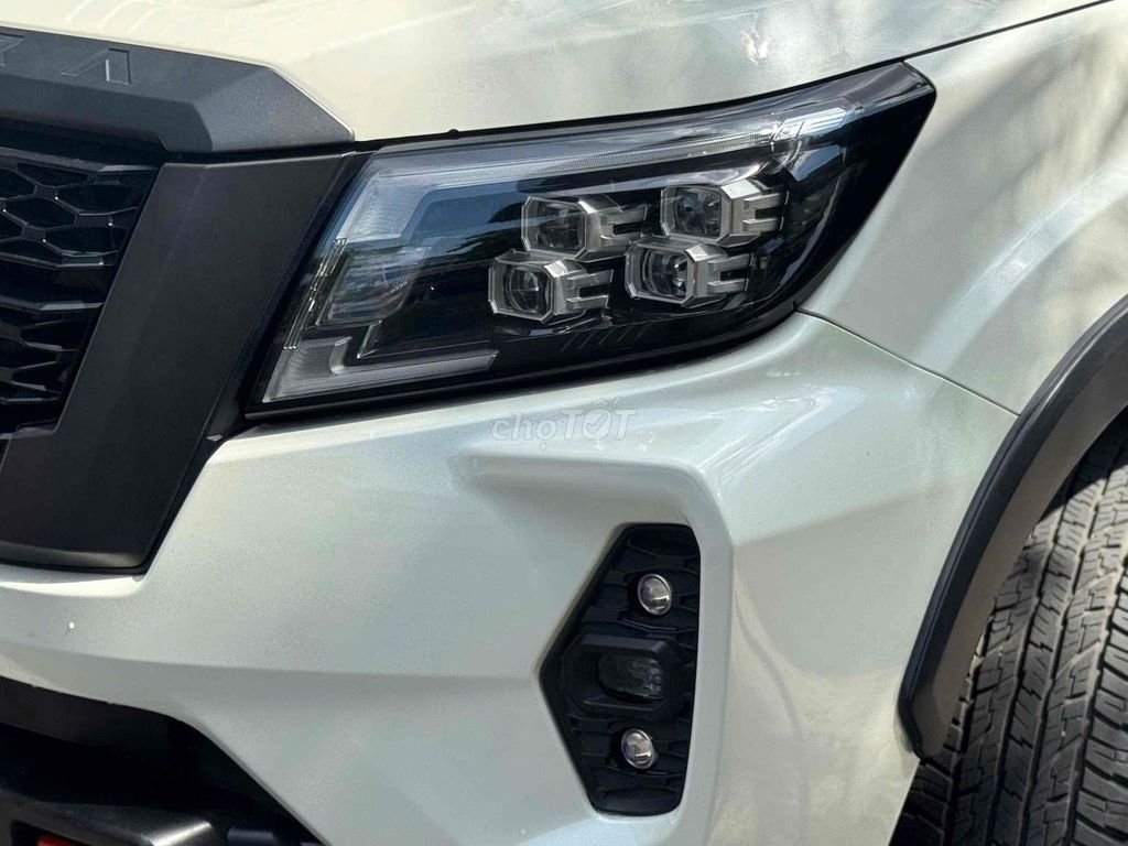 Nissan Navara 2022 PRO4X - 21000 km. Mua bán Ô tô tại Quận Tân Phú Tp Hồ Chí Minh được đăng bởi Thuý Thanh hình 12