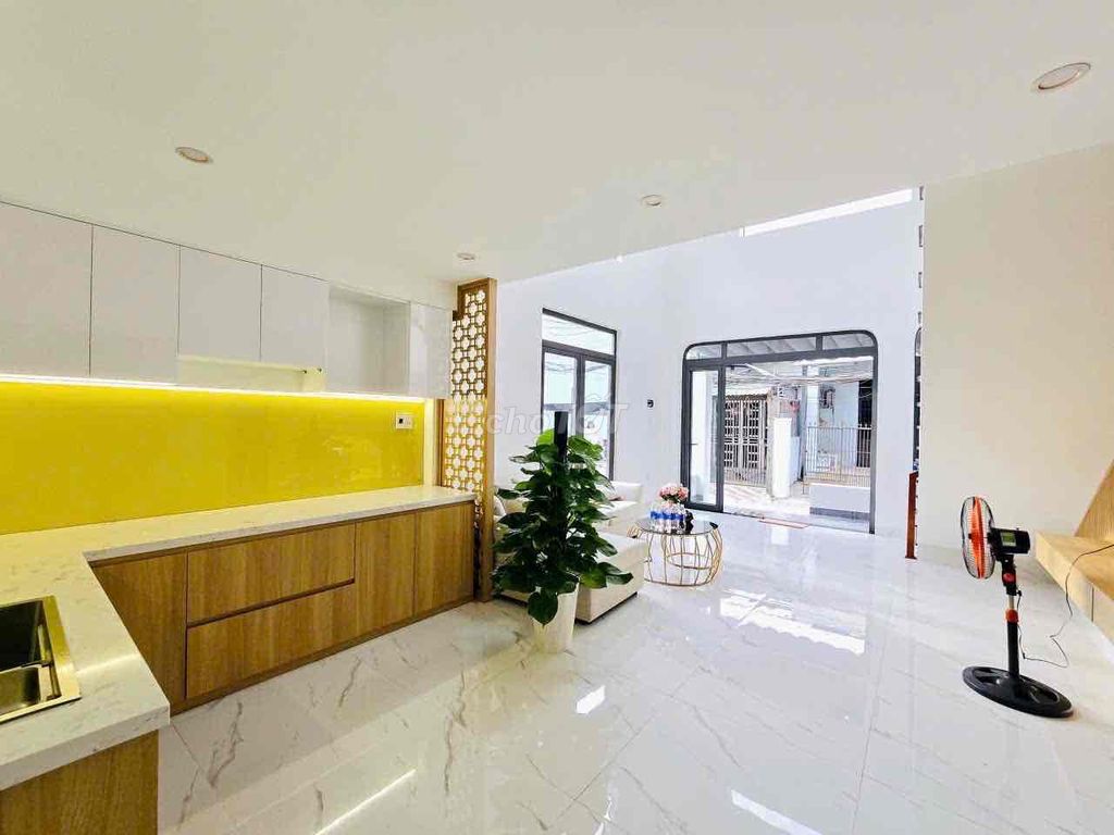 Tôn đản 60m2 nhà mới nội thất cao cấp ô tô đỗ cửa ở ngay