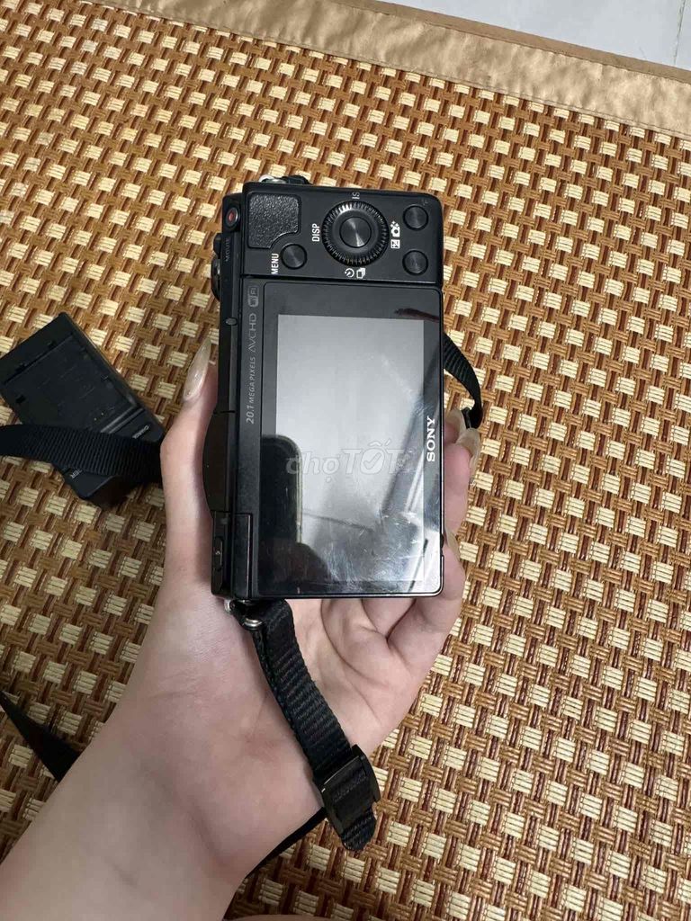 Máy ảnh Sony a5000 Đen. Mua bán Máy ảnh, Máy quay tại Thành phố Hưng Yên Hưng Yên được đăng bởi Phạm Thùy Linh hình 1