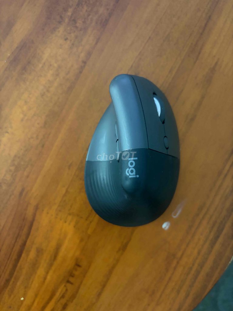 Chuột blutooth và usb Logitech Lift chính hãng. Mua bán Phụ kiện (Màn hình, Chuột...) tại Huyện Gia Lâm Hà Nội được đăng bởi Henry Dinh hình 1