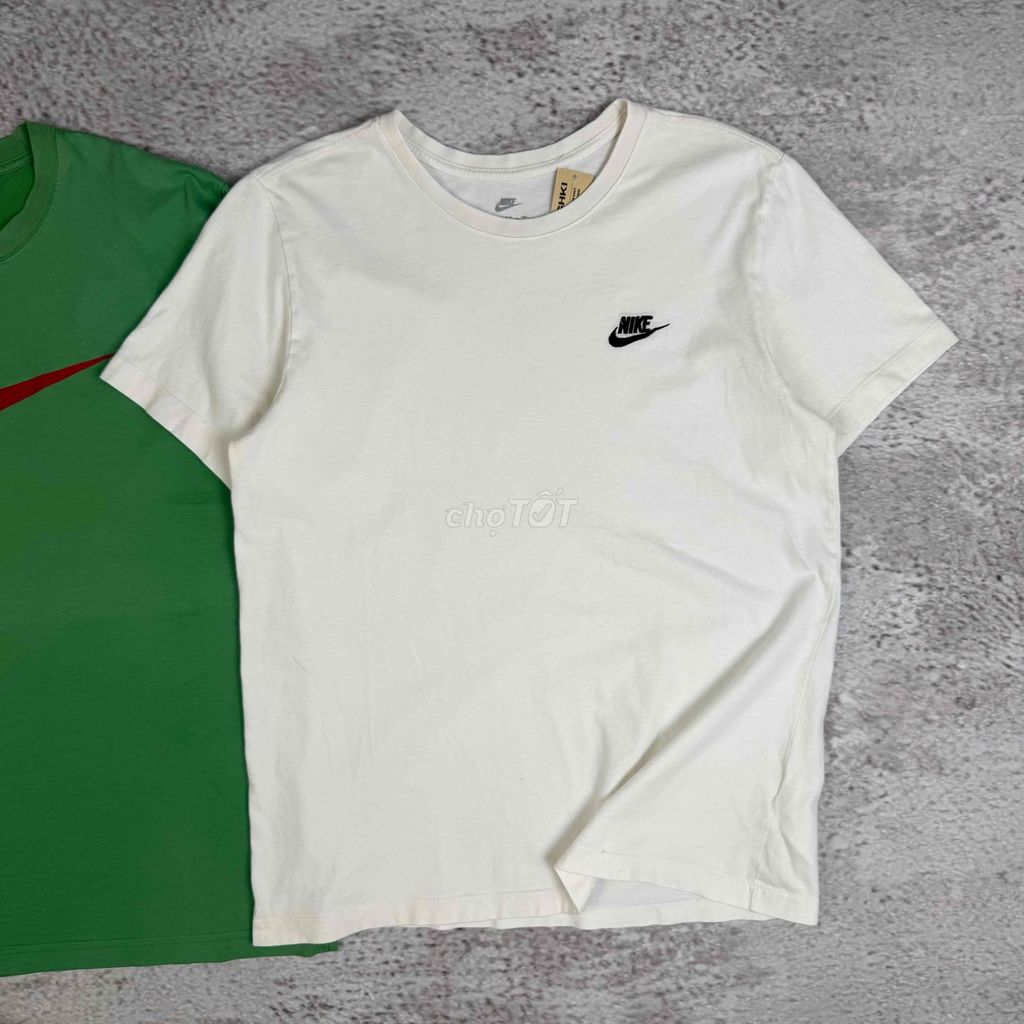 Áo thun Nike Trắng size L. Mua bán Quần áo tại Quận Ngũ Hành Sơn Đà Nẵng được đăng bởi Bạch Lê Hoàng hình 1