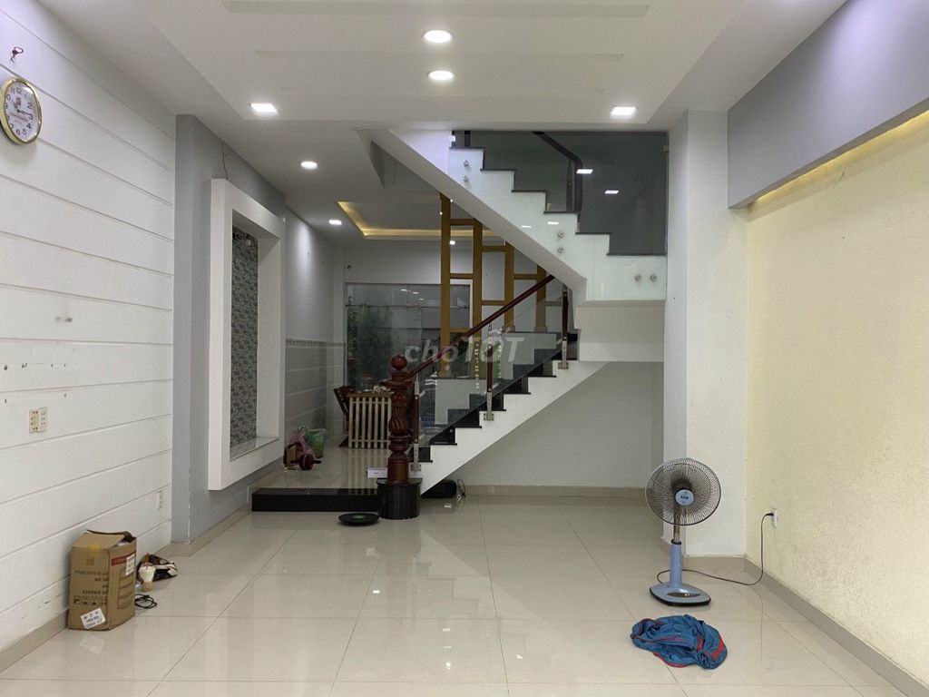 Cho thuê nhà 247/7A Huỳnh Văn Bánh, 4x17m 2 tầng