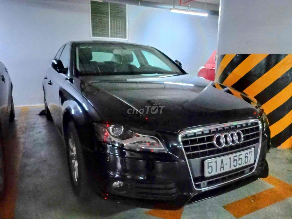 Audi A4 2011 - 81000 km máy 1.8