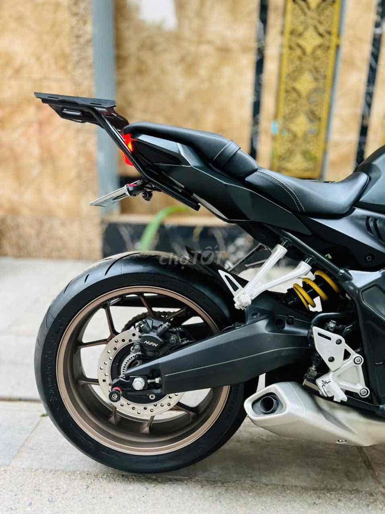 HONDA CB 650R abs motor pkl Xe lướt như mới bs29. Mua bán Xe máy tại Quận Cầu Giấy Hà Nội được đăng bởi Tong motor xe may hình 11