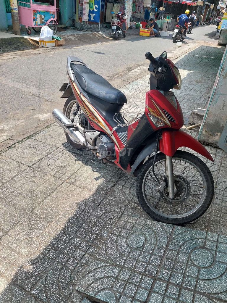 Honda Future 2009 красный