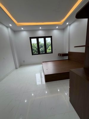 Bán nhà Đại Tự - Kim Chung 42m² 5 tầng 6PN