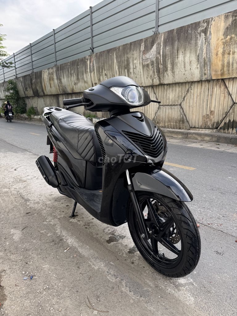 Bán xe SH 2016 mới spa độ đèn tại Hà Nội. Mua bán Xe máy tại Huyện Thanh Trì Hà Nội được đăng bởi Ninh Tran hình 5