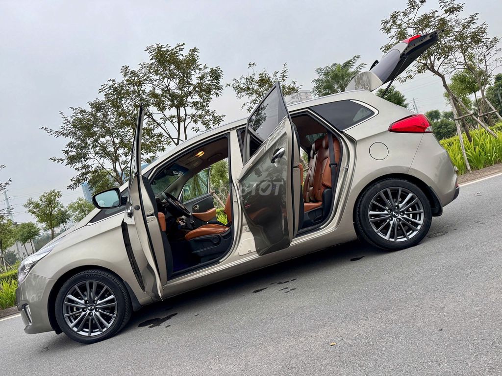 Kia Rondo 2.0 AT 2016. Mua bán Ô tô tại Quận Thanh Xuân Hà Nội được đăng bởi Nguyễn Tuấn Hoàng hình 16