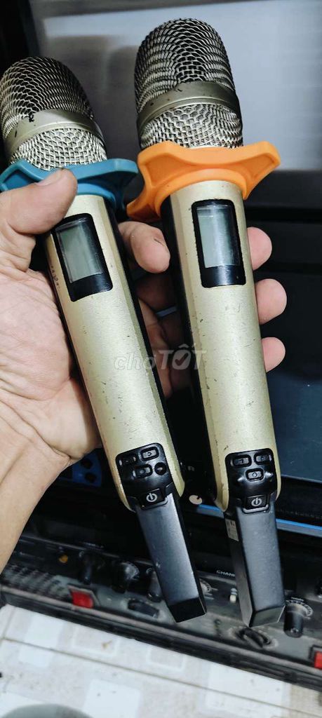 Micro cho ae hát Karaoke sự kiện . Mua bán Tivi, Âm thanh tại Thành phố Biên Hòa Đồng Nai được đăng bởi Victor Cường hình 1