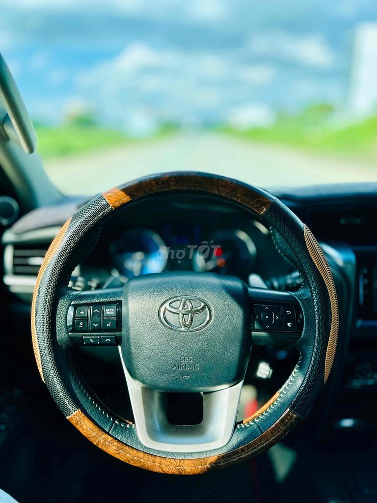Toyota Fortuner 2022 2.4L 4x2 AT - 72000 km. Mua bán Ô tô tại Quận 5 Tp Hồ Chí Minh được đăng bởi Phạm Tân Tiến  hình 11
