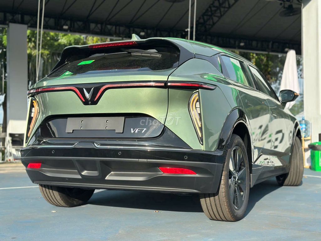 VINFAST VF7 ƯU ĐÃI GIẢM GIÁ, LÃI SUẤT VAY 4.8%/NĂM. Mua bán Ô tô tại Quận Tân Bình Tp Hồ Chí Minh được đăng bởi Chí Nhân VinFast hình 5