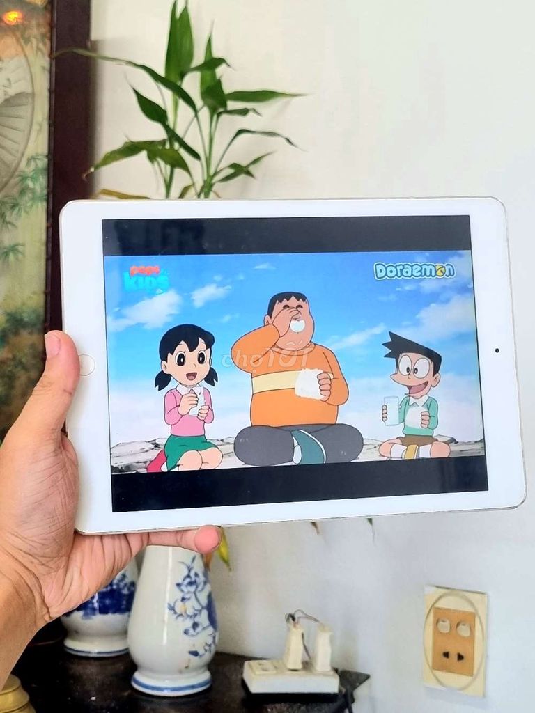 iPad Air 10 inch cho bé xem Youtube kid. Mua bán Máy tính bảng tại Quận Hải Châu Đà Nẵng được đăng bởi Lộc Roy hình 1