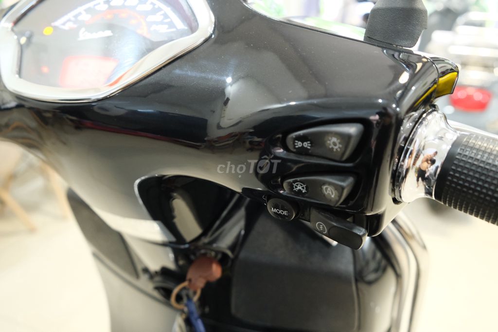 0765100361 - Piaggio GTS abs Inding stop bs đẹp