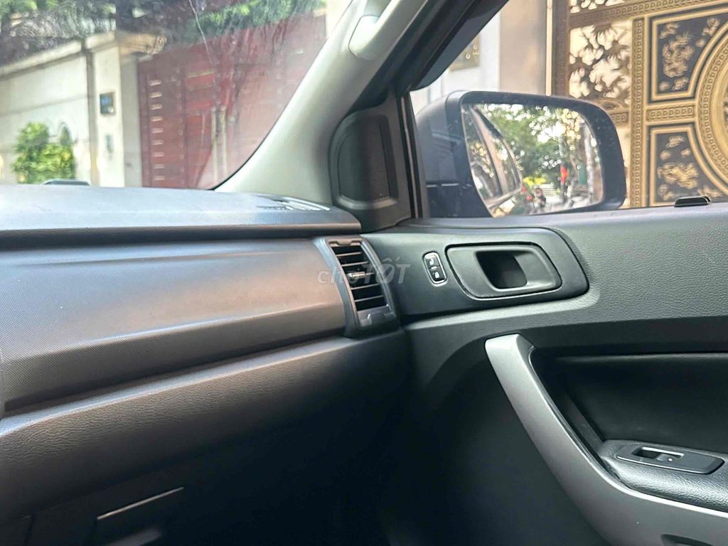 Ford Ranger XLS 2.2AT 4x2 sx 2021 màu đen đẹp. Mua bán Ô tô tại Quận Cầu Giấy Hà Nội được đăng bởi Cao Quý hình 15