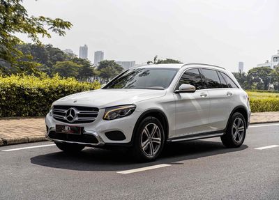 GLC200 Sx 2019 màu trắng nội thất nâu đẹp xuất sắc. Mua bán Ô tô tại Quận 7 Tp Hồ Chí Minh được đăng bởi Dương Phương hình 1