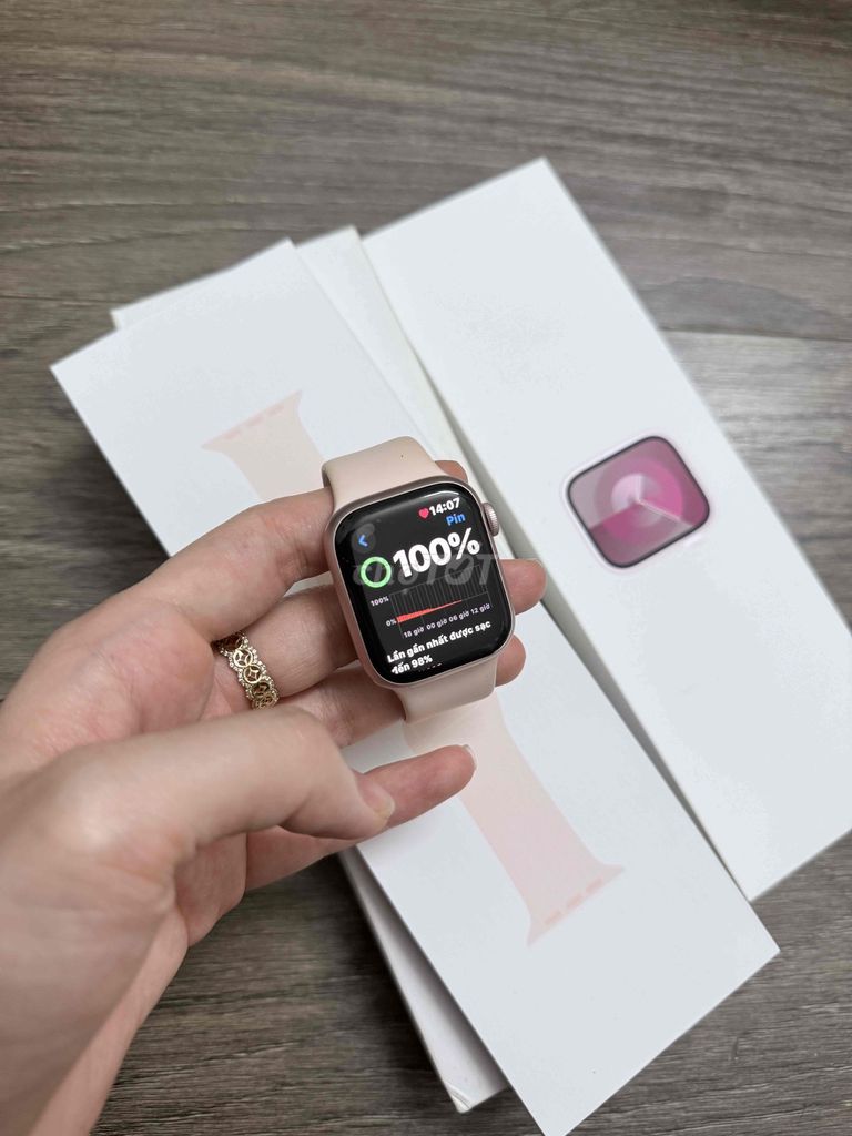 Apple Watch Series 9 GPS 41mm Hồng Nữ. Mua bán Thiết bị đeo thông minh tại Quận Hoàng Mai Hà Nội được đăng bởi Thu Thuỷ hình 1