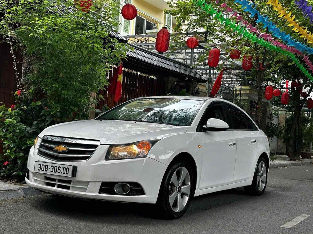 Полностью автоматическая крышная дверь Chevrolet Cruze 2013