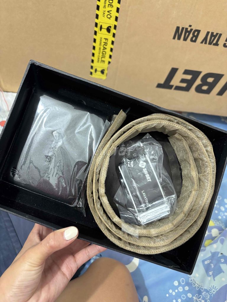 Thắt lưng và ví Nam Đen. Mua bán Phụ kiện thời trang khác tại Huyện Phú Giáo Bình Dương được đăng bởi Linh Tâm hình 1