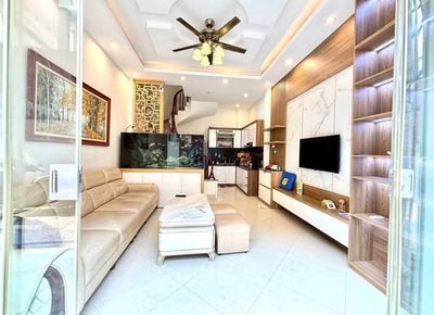 BÁN NHÀ TÔN ĐỨC THẮNG ĐỐNG ĐA 38M - 5 TẦNG - 5,2M MẶT TIỀN - 7 TỶ. Cho thuê nhà ở tại Quận Đống Đa Hà Nội được đăng bởi Nguyễn Hiệp