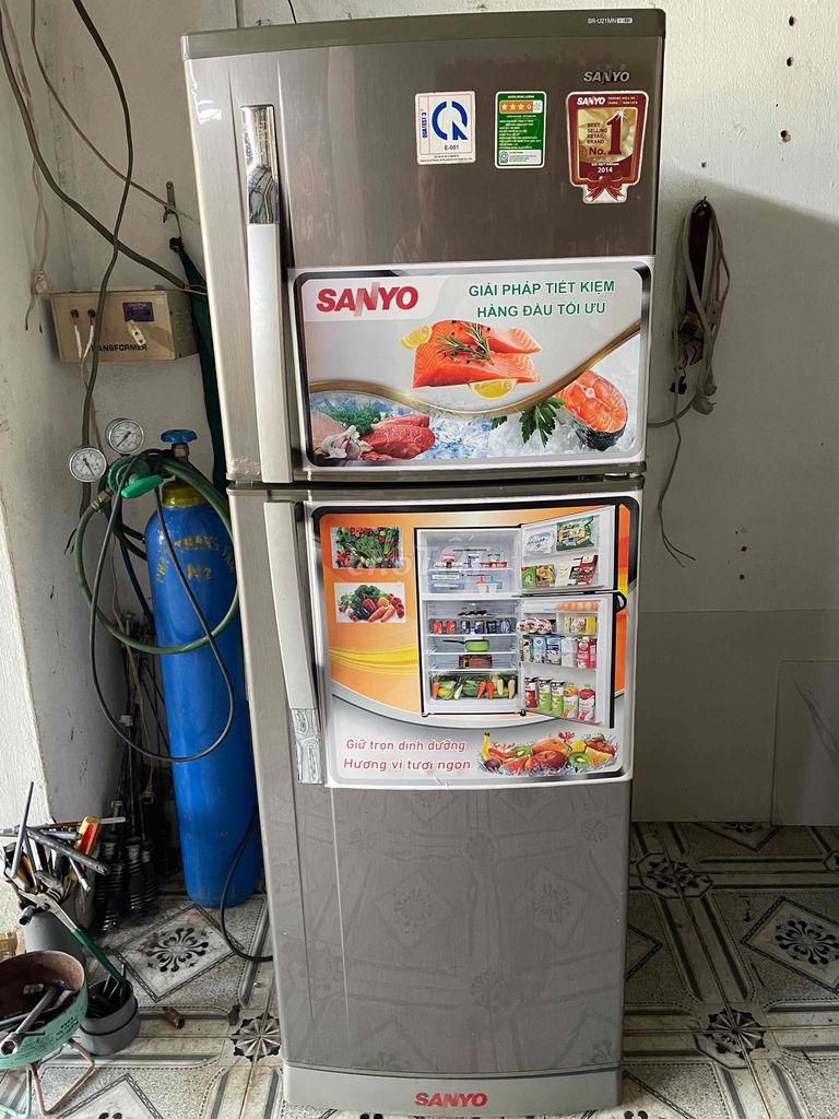 Tủ lạnh Sanyo 210 lít Xám chưa sửa chữa. Mua bán Tủ lạnh tại Huyện Trảng Bom Đồng Nai được đăng bởi Trần Hùng hình 1