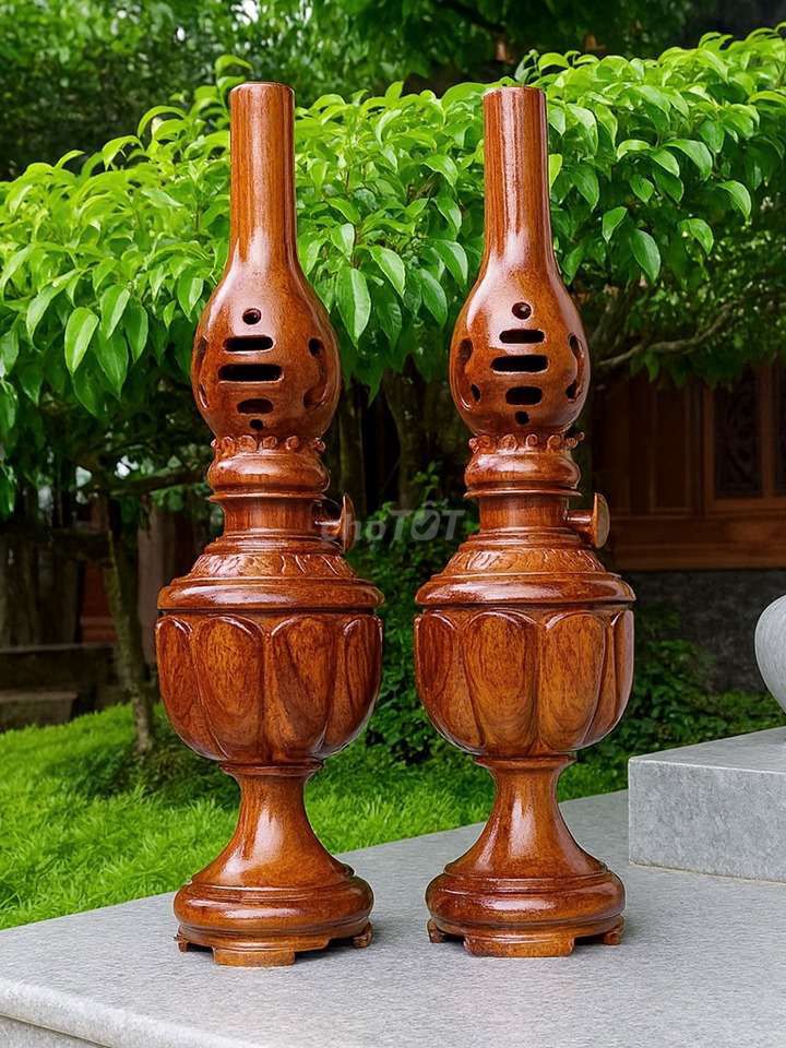 Đèn dầu gỗ nâu cổ điển. Mua bán Đèn tại Thành phố Buôn Ma Thuột Đắk Lắk được đăng bởi Dương Ngọc Tuyền hình 1