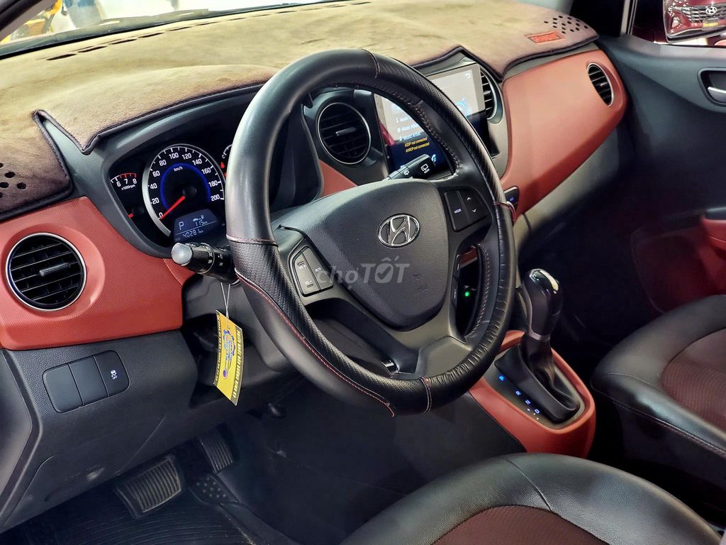 Hyundai i10 HB Full. Mua bán Ô tô tại Quận Tân Phú Tp Hồ Chí Minh được đăng bởi Phúc Khang Auto hình 4