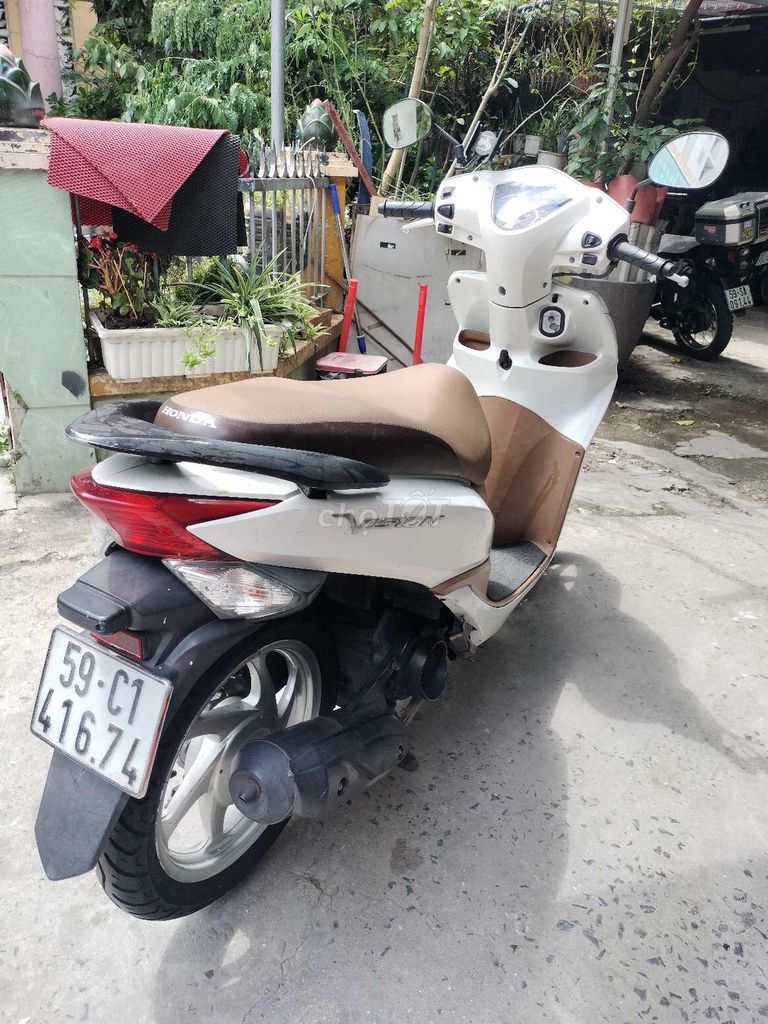 Bán xe vison màu trắng 9 chủ. Mua bán Xe máy tại Quận 4 Tp Hồ Chí Minh được đăng bởi Vo van dung hình 2