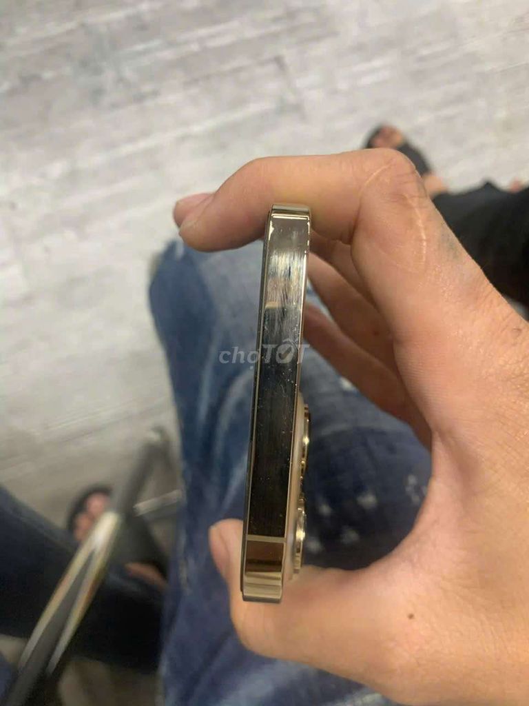 Apple iPhone 13 Pro Max 128GB Vàng. Mua bán Điện thoại tại Huyện Bình Xuyên Vĩnh Phúc được đăng bởi Phạm Huy Dương hình 1