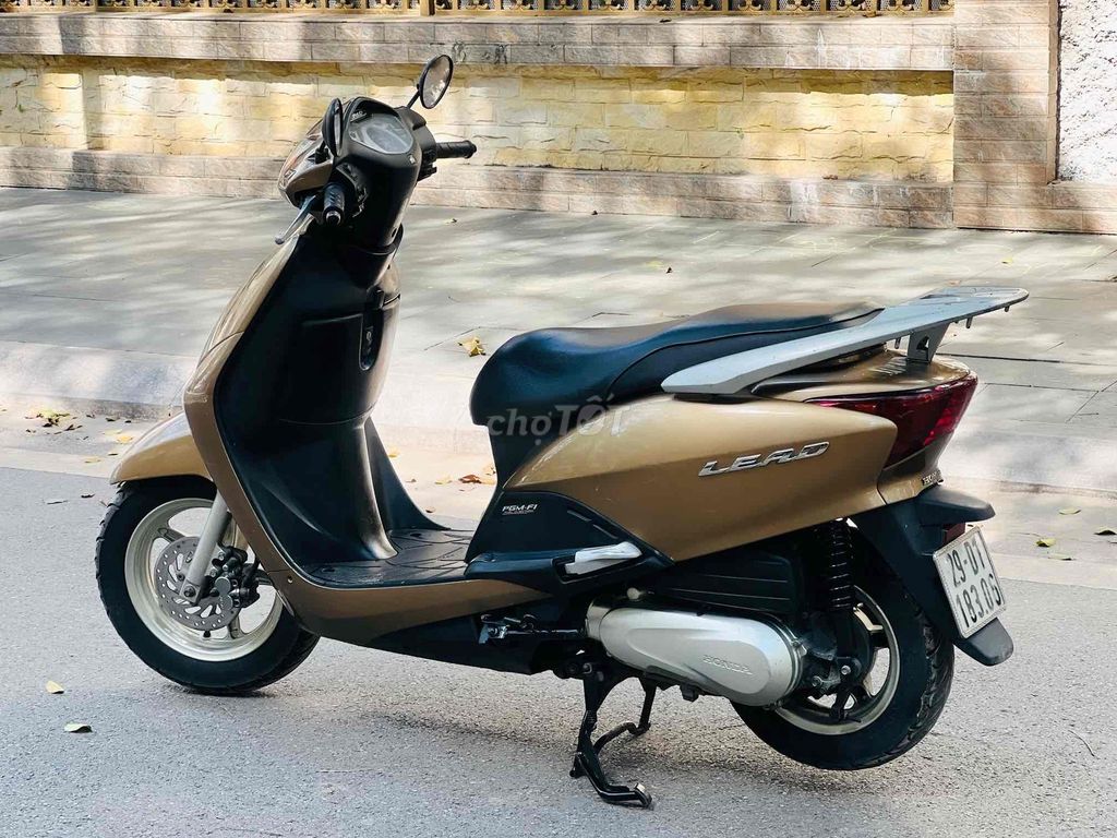 HONDA LEAD 110Fi ĐỜI CHÓT VÀNH CONG BIỂN HN 5 SỐ. Mua bán Xe máy tại Quận Cầu Giấy Hà Nội được đăng bởi Đỗ Mai hình 3