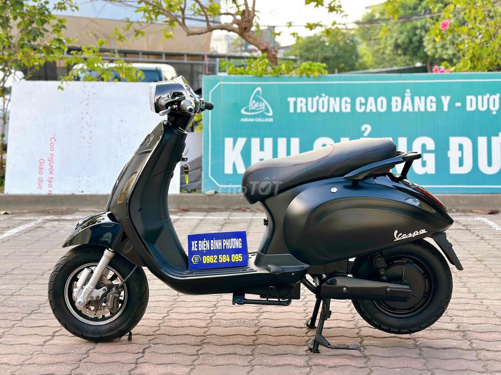 Электроскутер Vespa GTDD Матовый черный с аккумулятором 2026