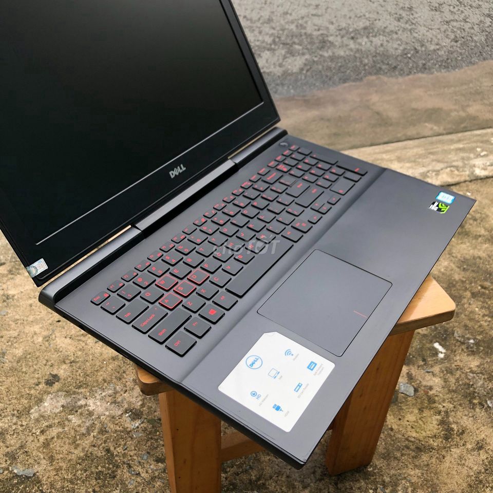 Dell Gaming 7567 i7 7700HQ GTX 1050Ti đẹp ZIN lướt