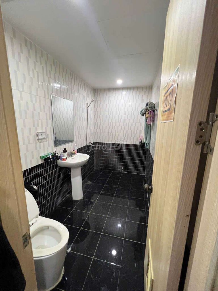 Cần bán gấp căn hộ chung cư vew triệu đô