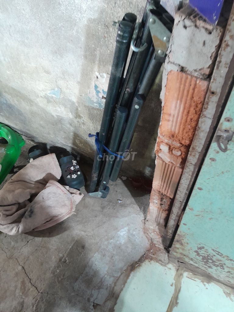 Võng em bé kim loại Đen. Mua bán Mẹ và bé tại Huyện Bình Chánh Tp Hồ Chí Minh được đăng bởi Hà Nguyễn Ngọc hình 1