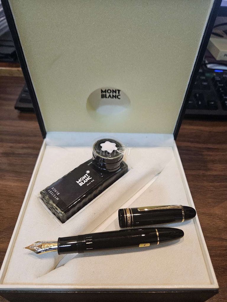 Bút máy Montblanc Meisterstuck 149 Đen mạ vàng. Mua bán Đồ dùng văn phòng tại Quận Thanh Xuân Hà Nội được đăng bởi MR T hình 1