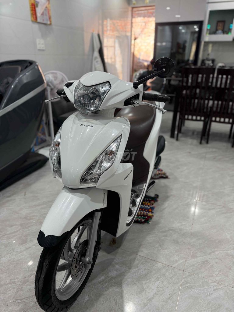 Honda Vision 2017 белый