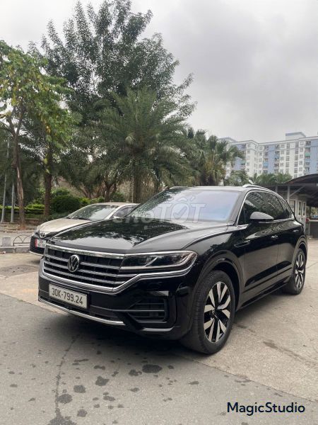 Volkswagen Touareg Luxury 2.0 TSI 2023 - 1 Тыл 888