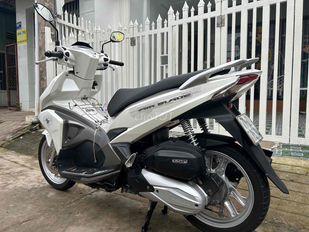 Honda Airblade 125Fi CHÍNH CHỦ khoá lớn. Mua bán Xe máy tại Thành phố Mỹ Tho Tiền Giang được đăng bởi Trân Phong hình 11