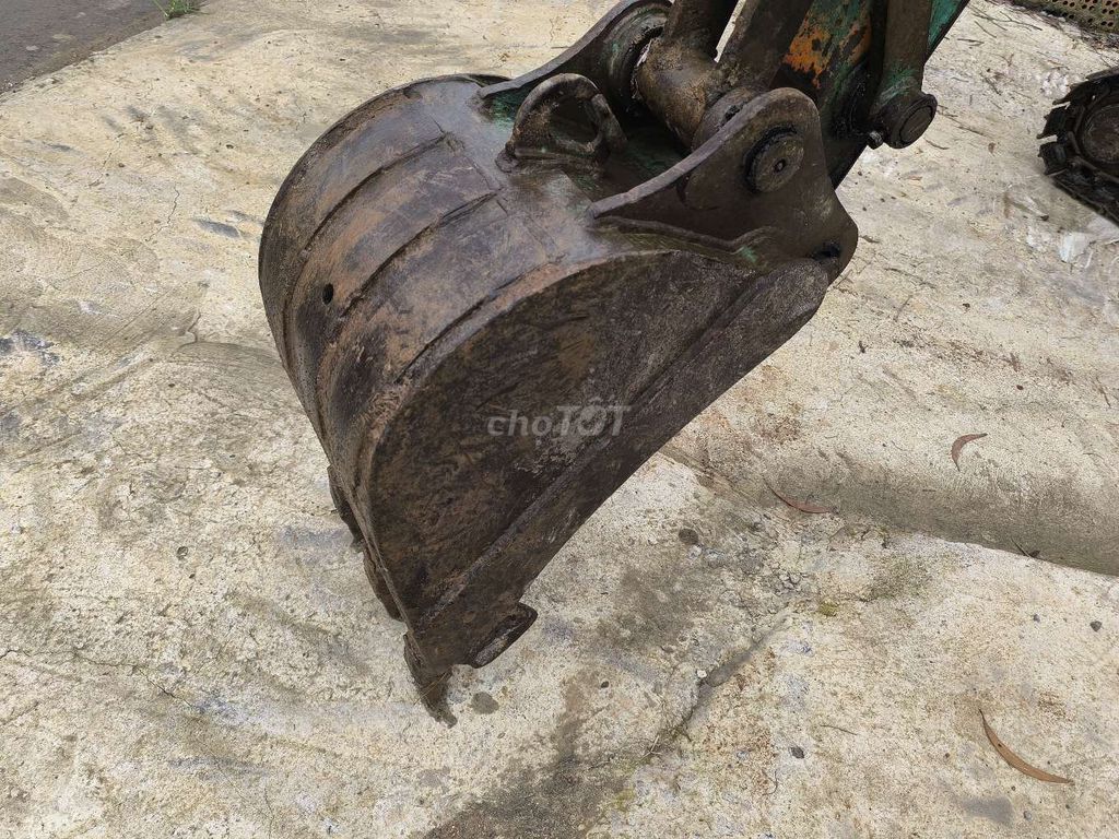Máy xúc gầu 025. Mua bán Phương tiện khác tại Huyện Định Quán Đồng Nai được đăng bởi Chú Coong 50t hình 2