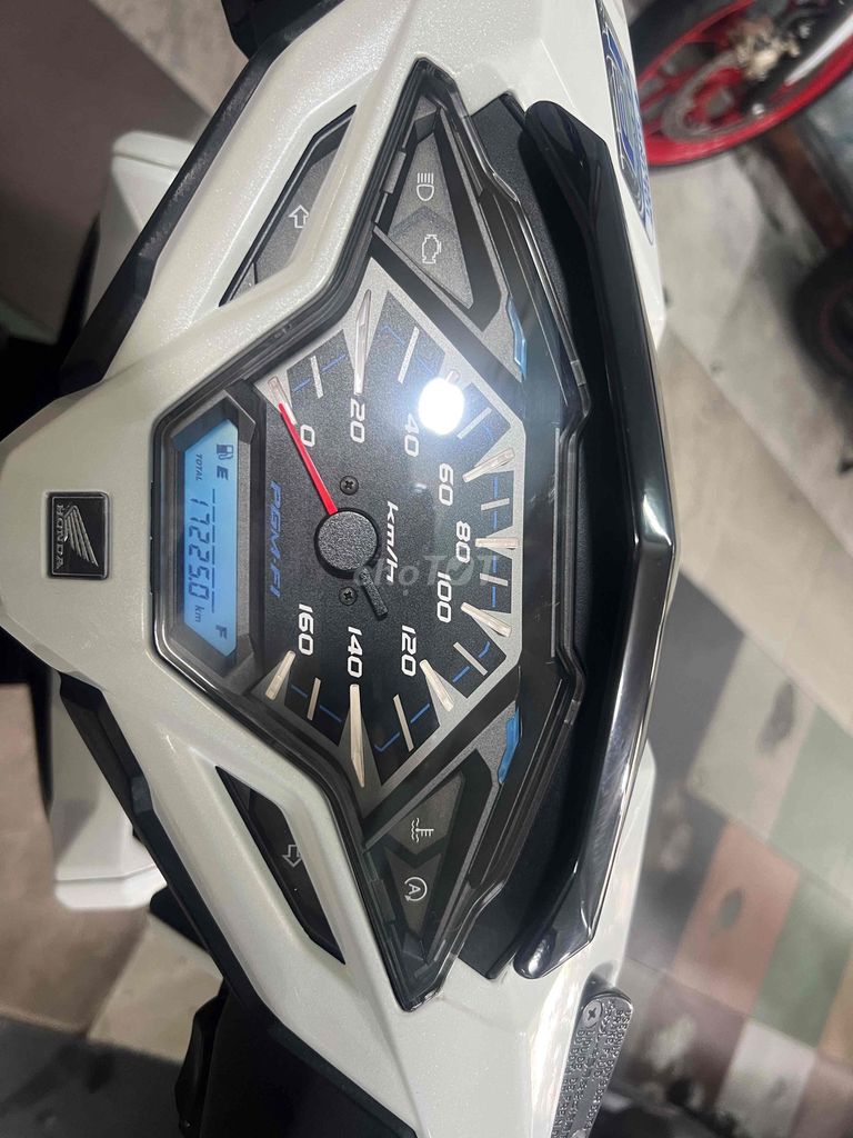 mới về VARIO trắng ca mây xe zin nguyên chiếc ac. Mua bán Xe máy tại Quận Phú Nhuận Tp Hồ Chí Minh được đăng bởi CuBi Thanh Sơn hình 1