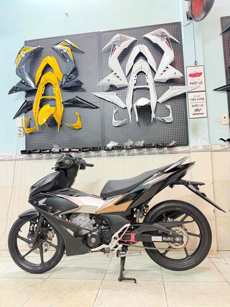 Honda Winner X 2019 черный, один хозяин, помощь с переоформлением